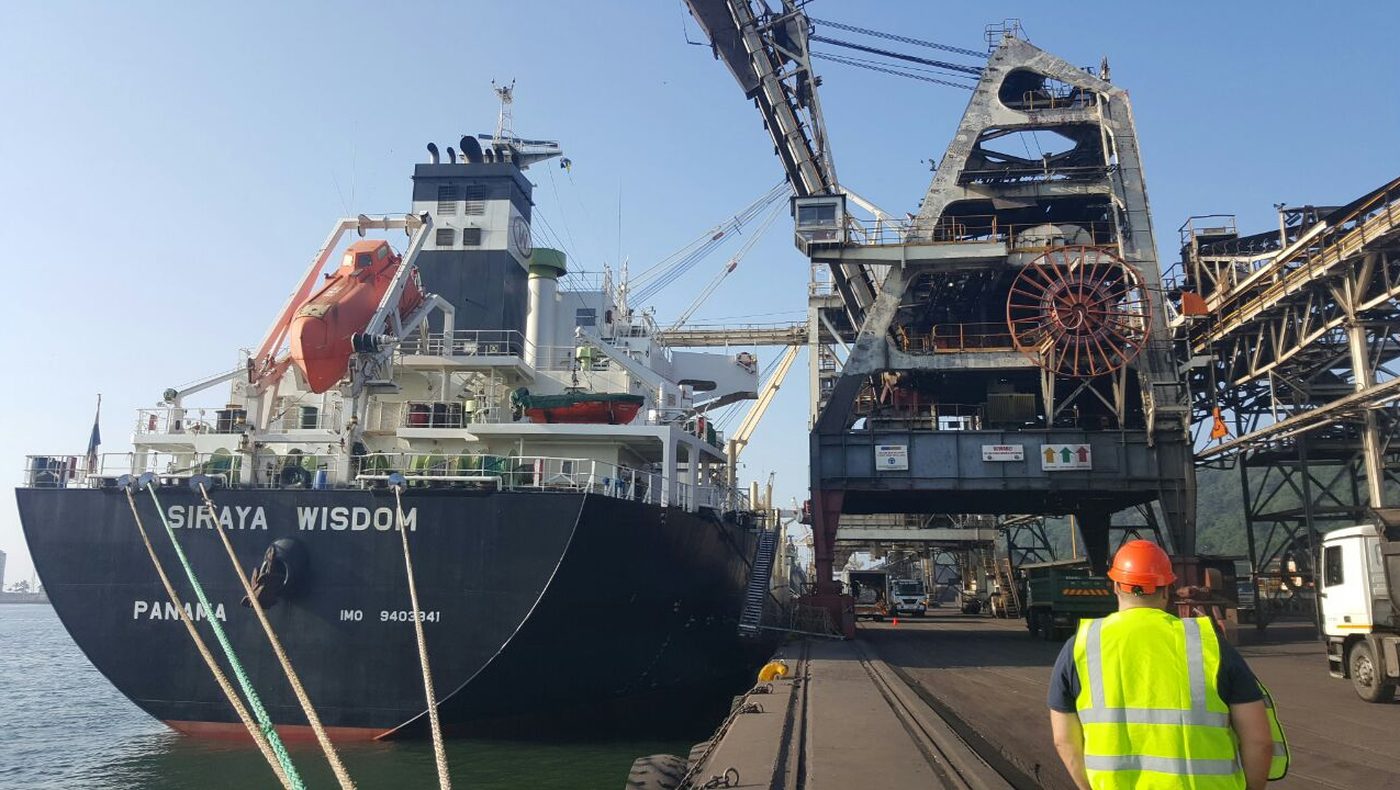 Trident team at Durban port during discharge operation